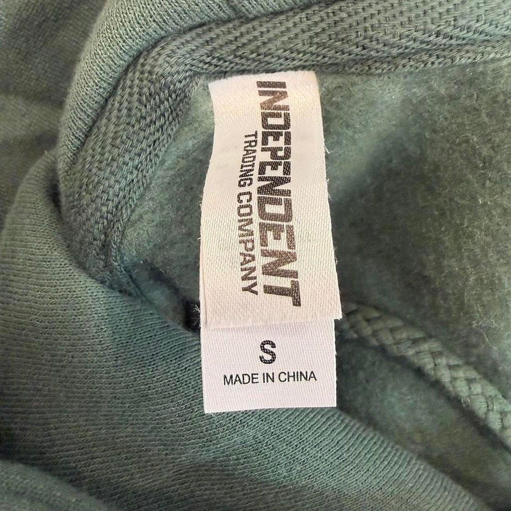 Noah Kahan Trails Hoodie Green NWOT Concert Tour Merch Pullover Sweatshirt - Picture 6 of 8